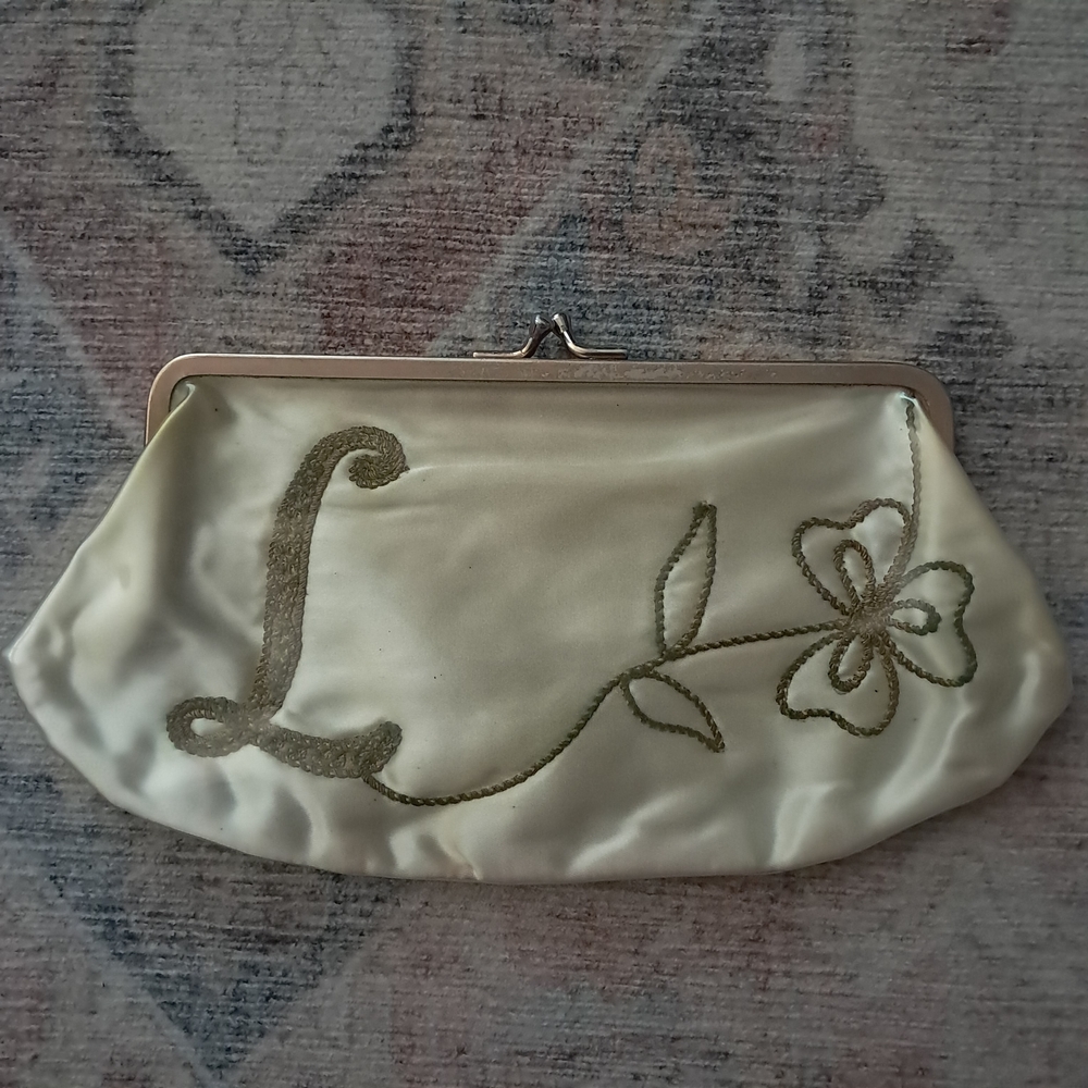 Clover Cream Clutch🍀✨️